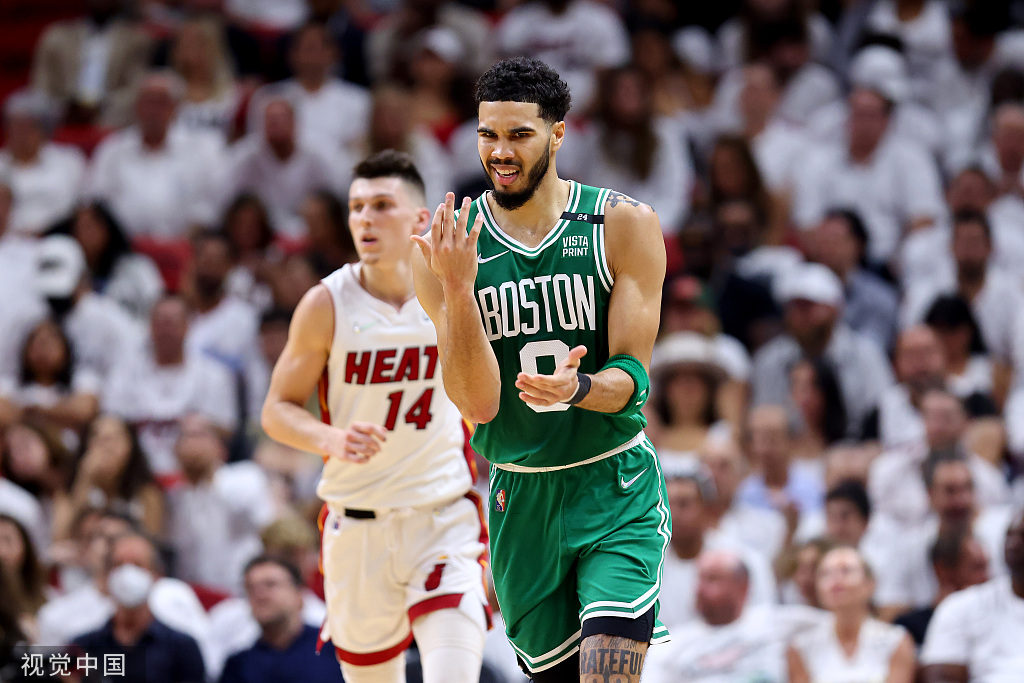 开云体育官方网站-新疆队逆转凯尔特人，西亚卡姆状态火热